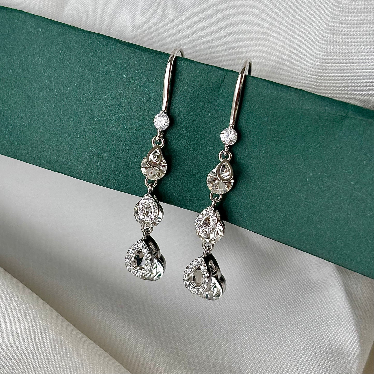 noor drops earring