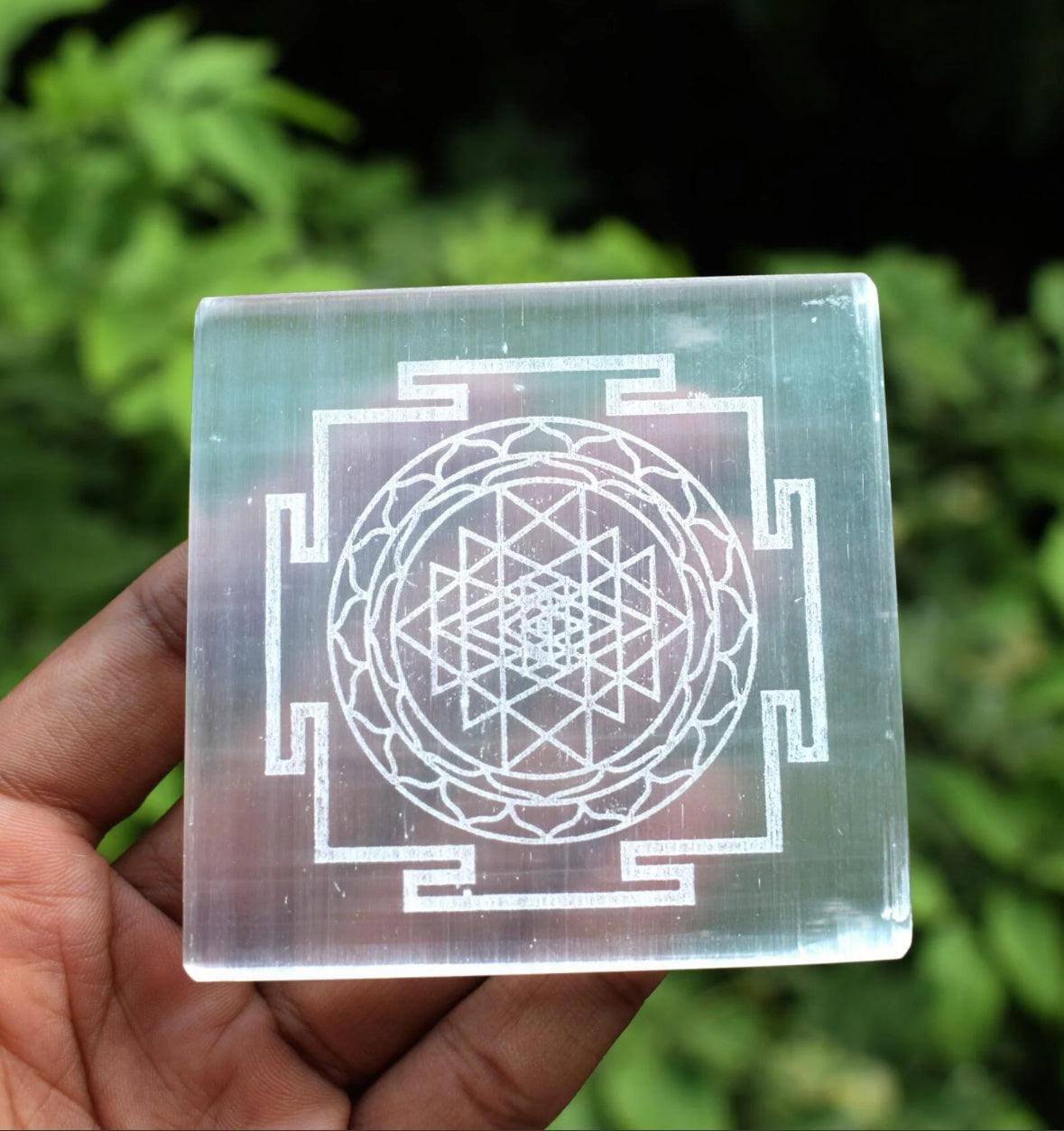 selenite crystal charging plate