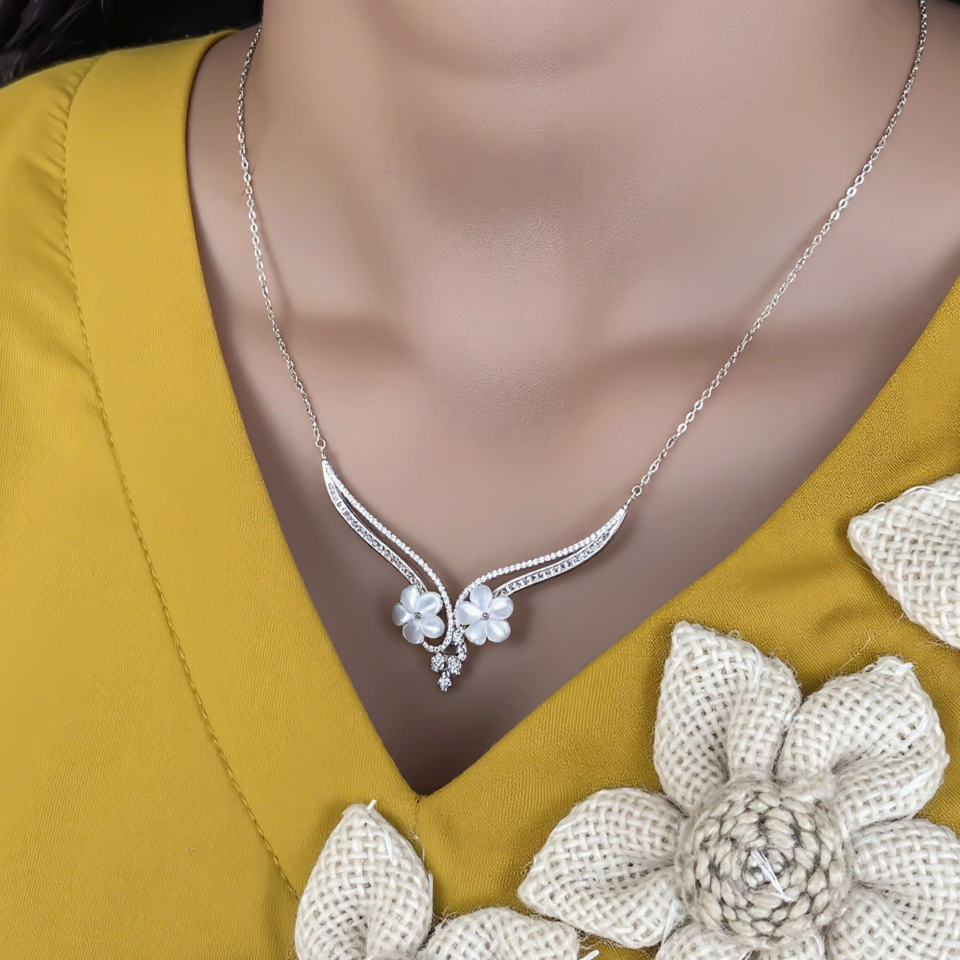 Enchanted Flora Necklace Set