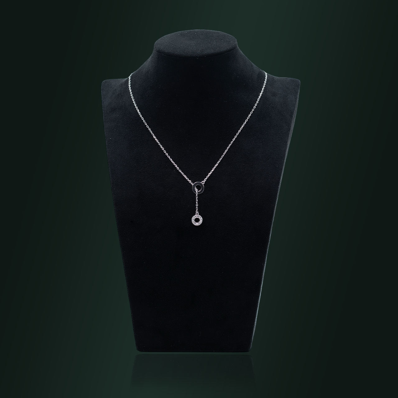 Silver Circle Diamond Pendant With Link Chain