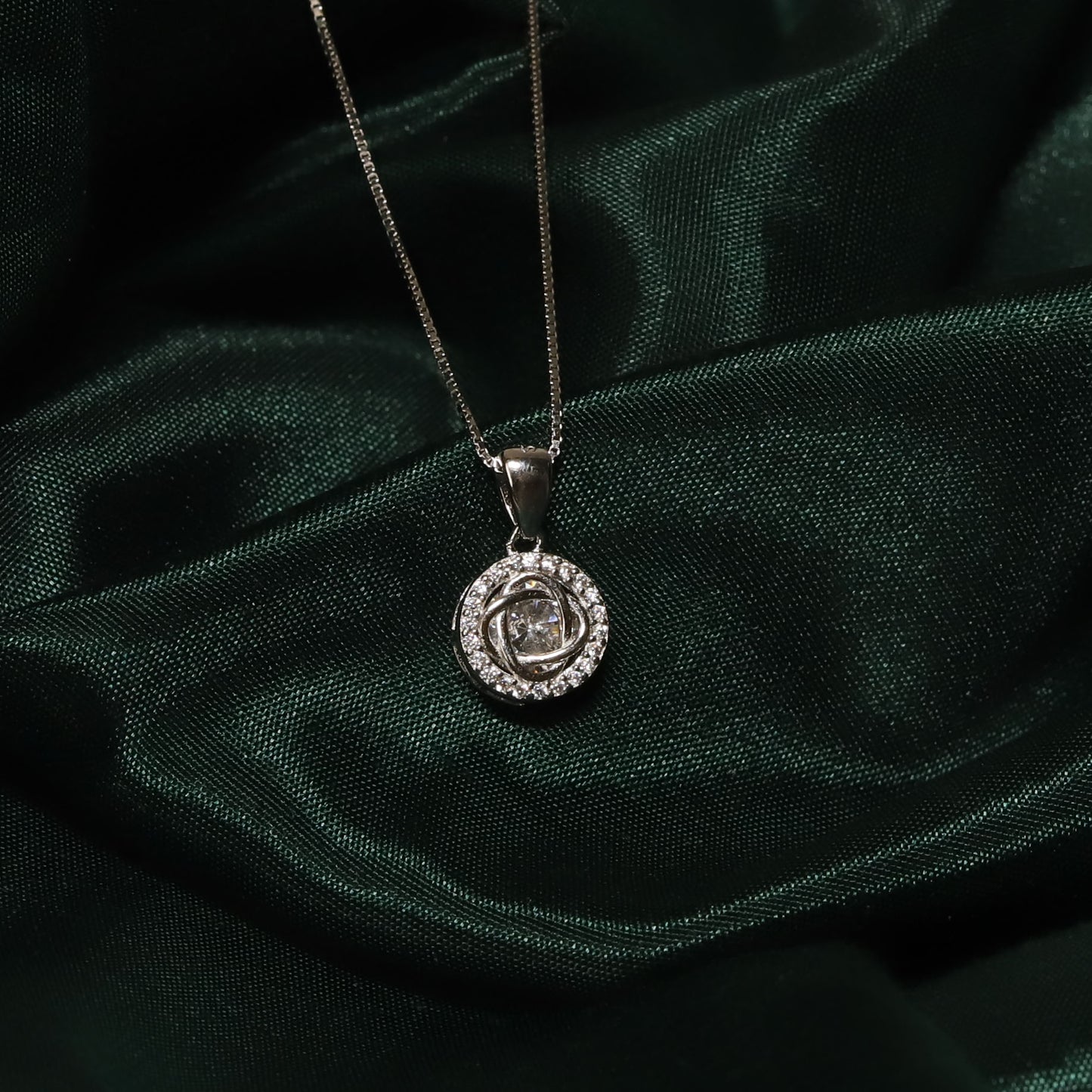 the stellar dahlia necklace