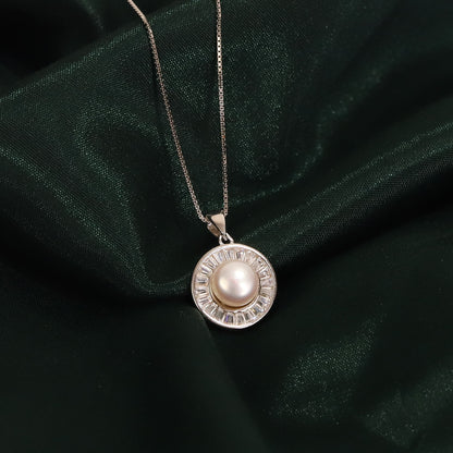 Royal Pearl Glow Necklace
