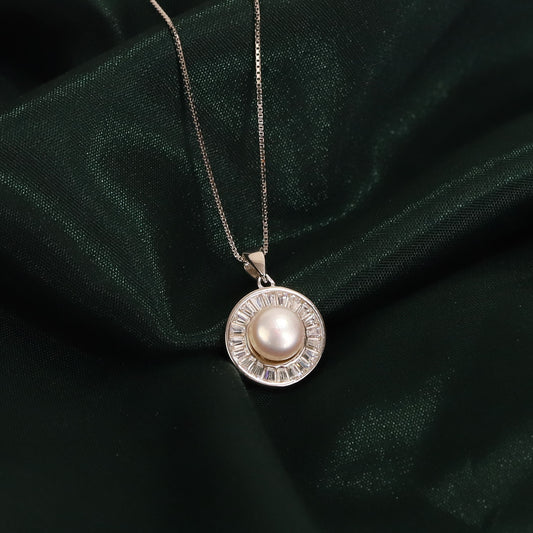 Royal Pearl Glow Necklace
