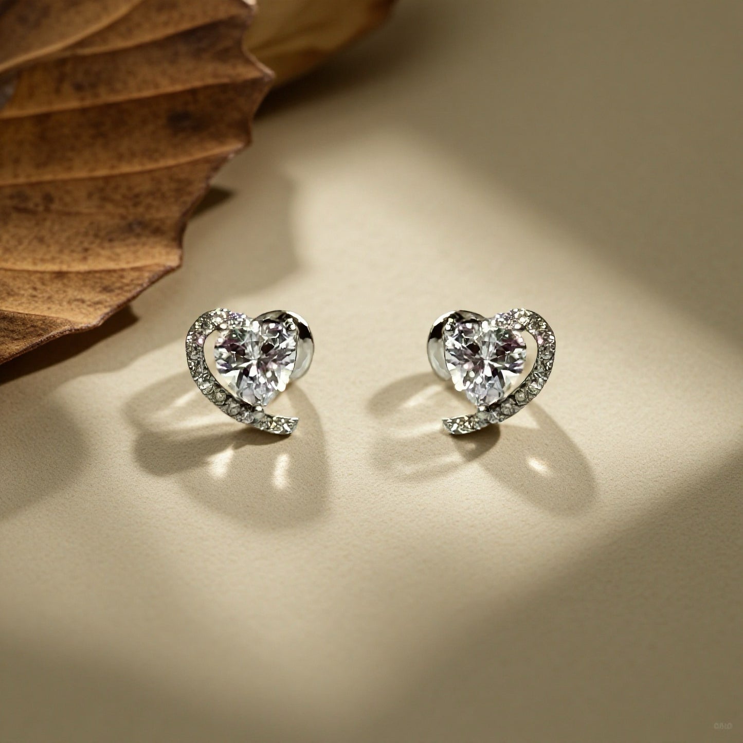 lumi heart diamond earring
