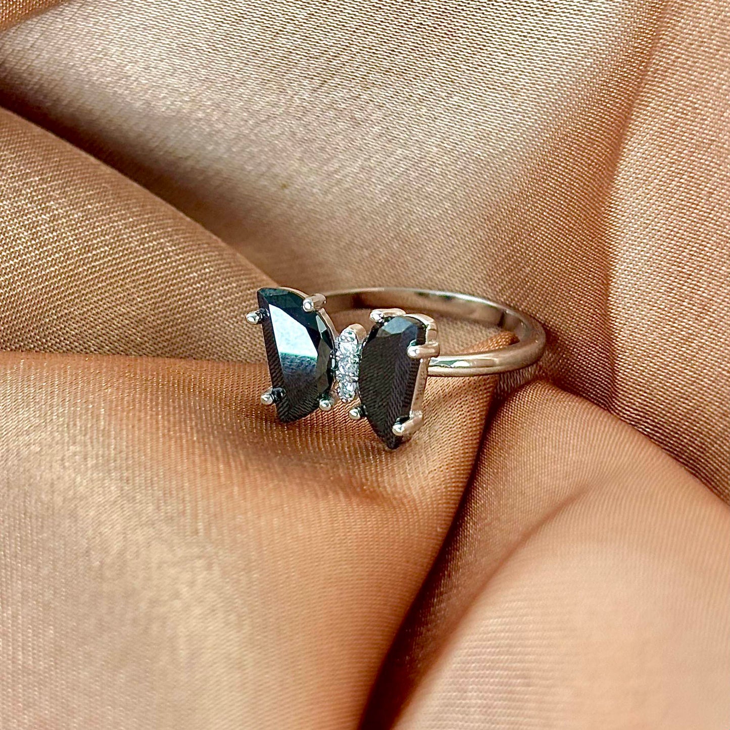 Glacial Black Spark Ring