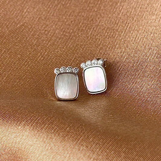 Crown Pearl Earring