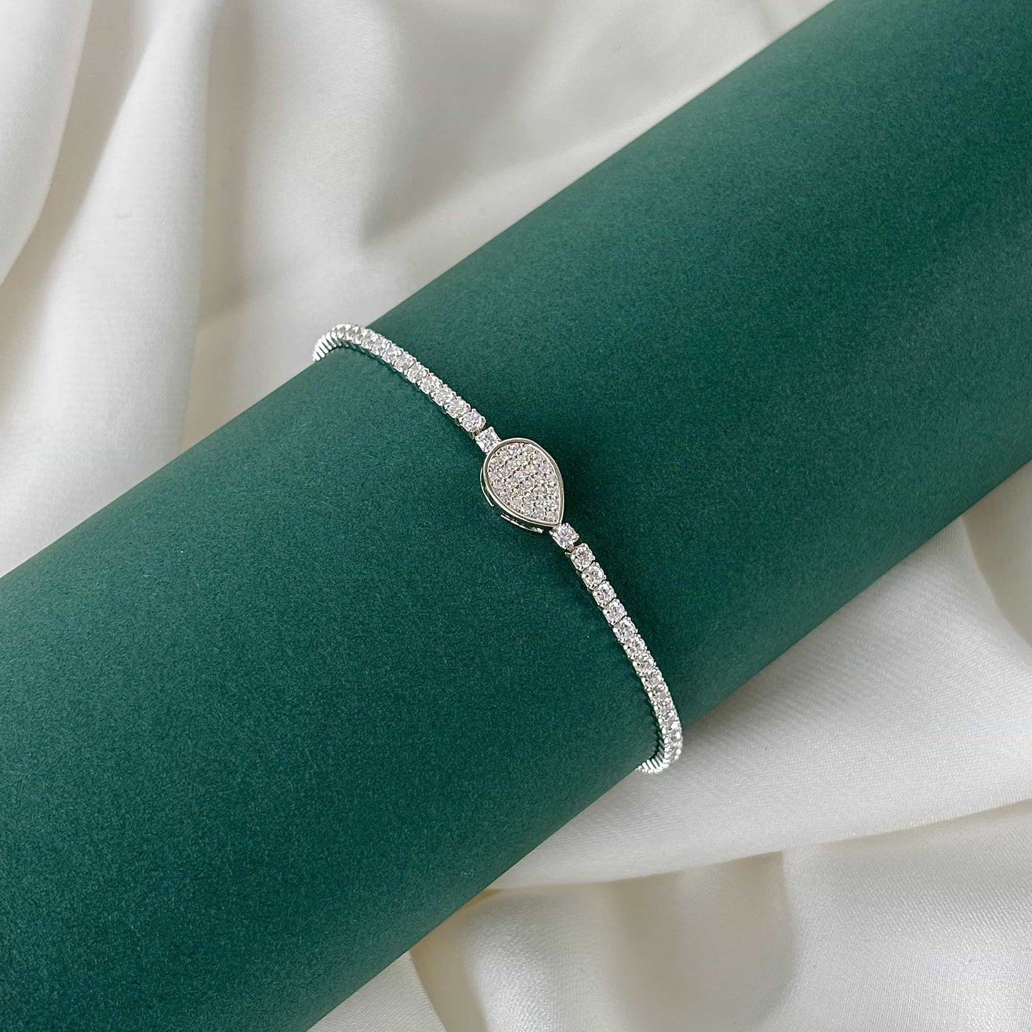 Aura Link Bracelet