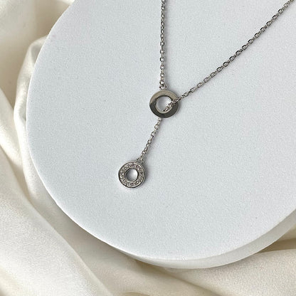 Silver Circle Diamond Pendant With Link Chain