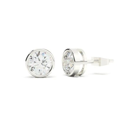 Lustrous Round Studs - SILTREE
"round diamond silver stud earring"
