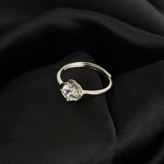Glimora Diamond Ring