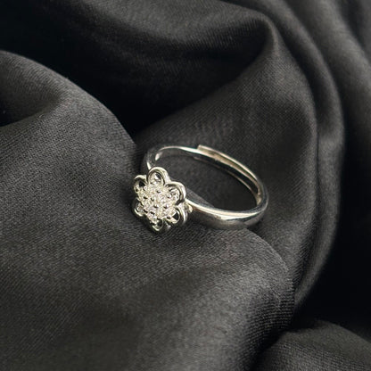 Spin Petals Bloom Ring